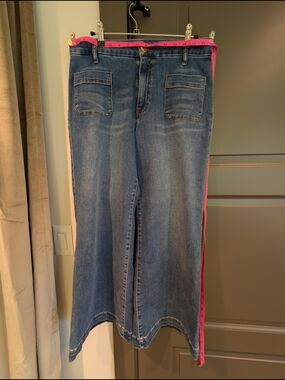 Kut from the Kloth Medium Blue Cropped Wide-Leg Jeans
